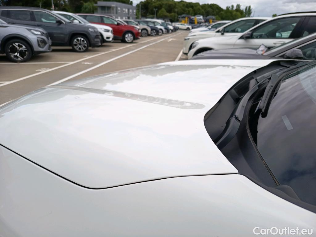  Toyota  RAV4 TOYOTA  / 2018 / 5P / todoterreno 2.5l 220H Luxury #4