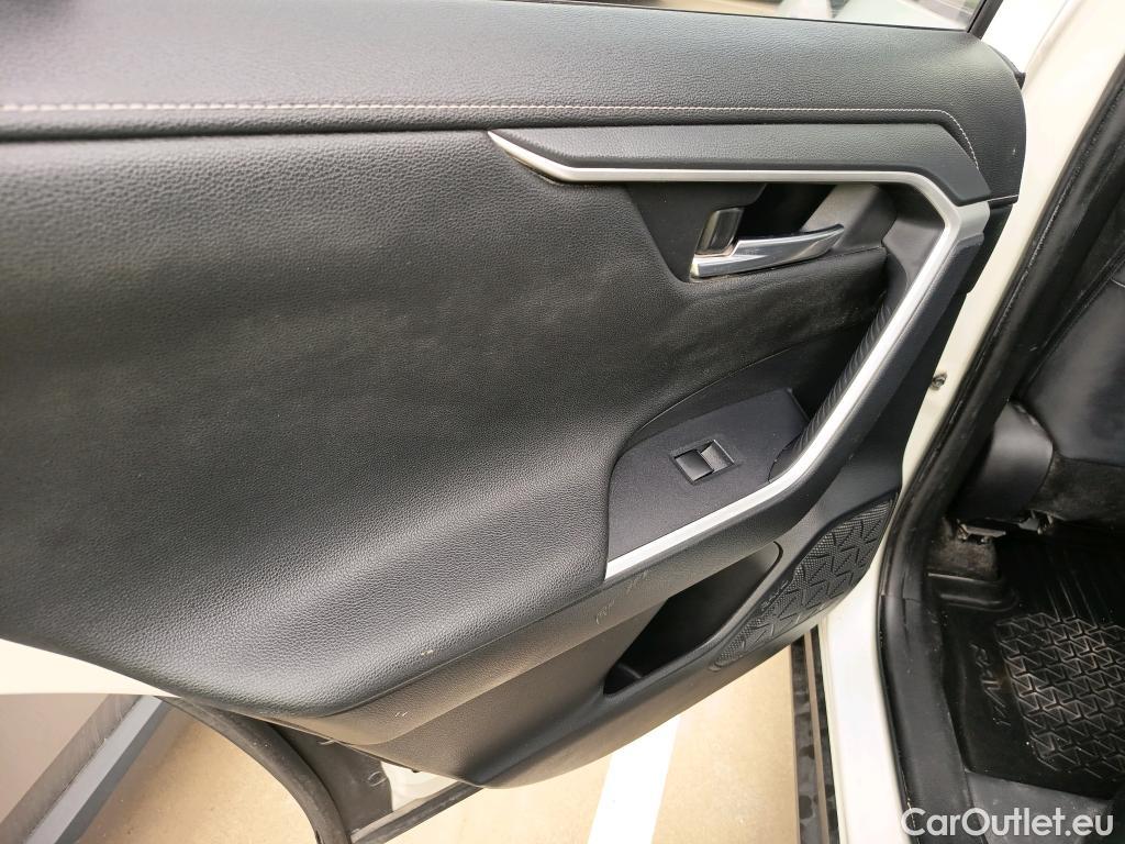  Toyota  RAV4 TOYOTA  / 2018 / 5P / todoterreno 2.5l 220H Luxury #38
