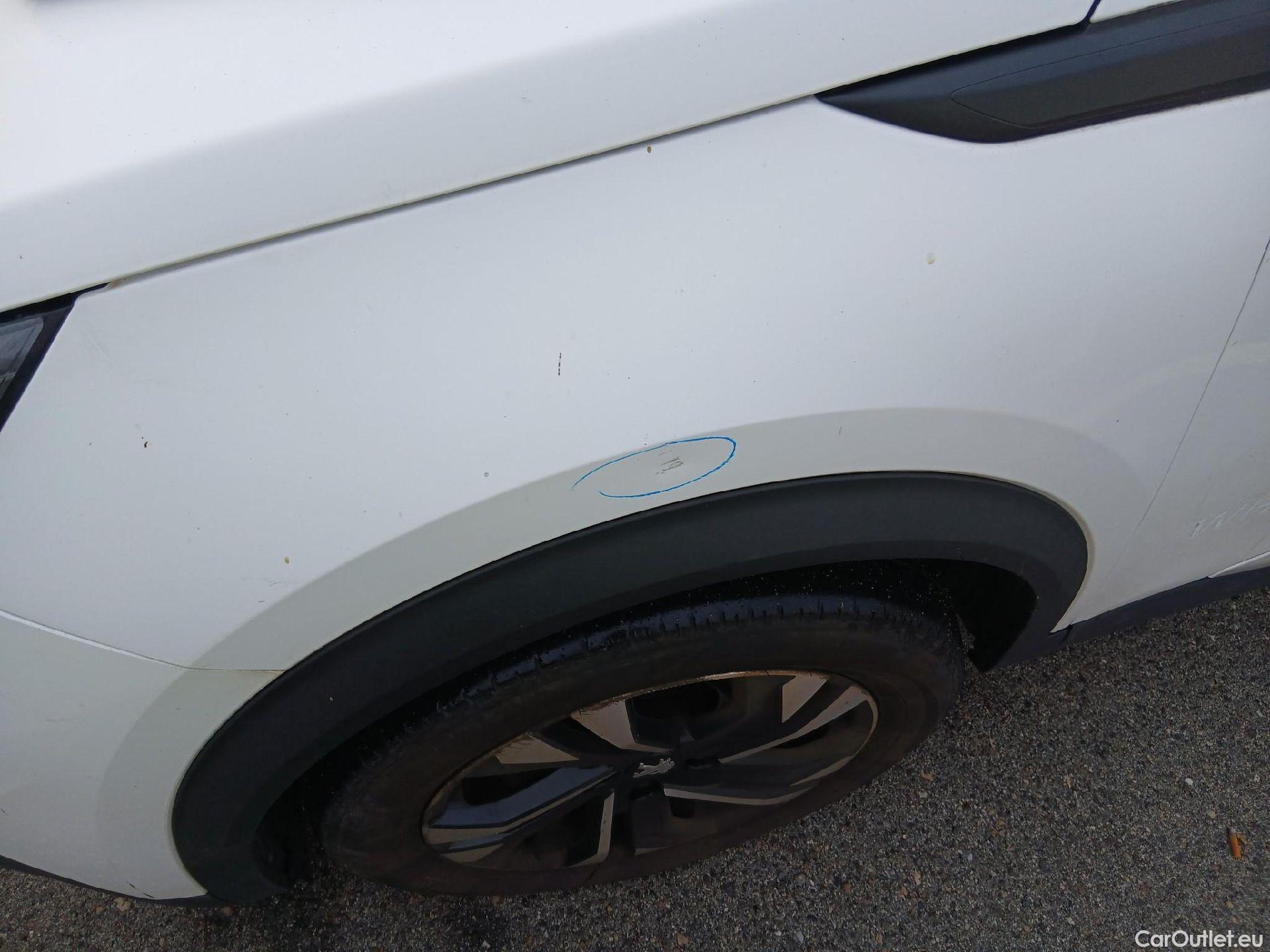  Peugeot  2008 PEUGEOT  / 2019 / 5P / todoterreno Allure BlueHDI 81kW (110CV) #8