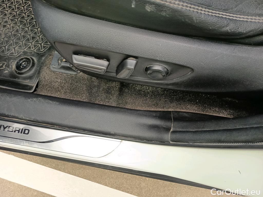  Toyota  RAV4 TOYOTA  / 2018 / 5P / todoterreno 2.5l 220H Luxury #23