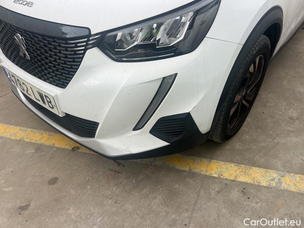  Peugeot  2008 PEUGEOT  / 2019 / 5P / todoterreno Allure BlueHDI 81kW (110CV) #24