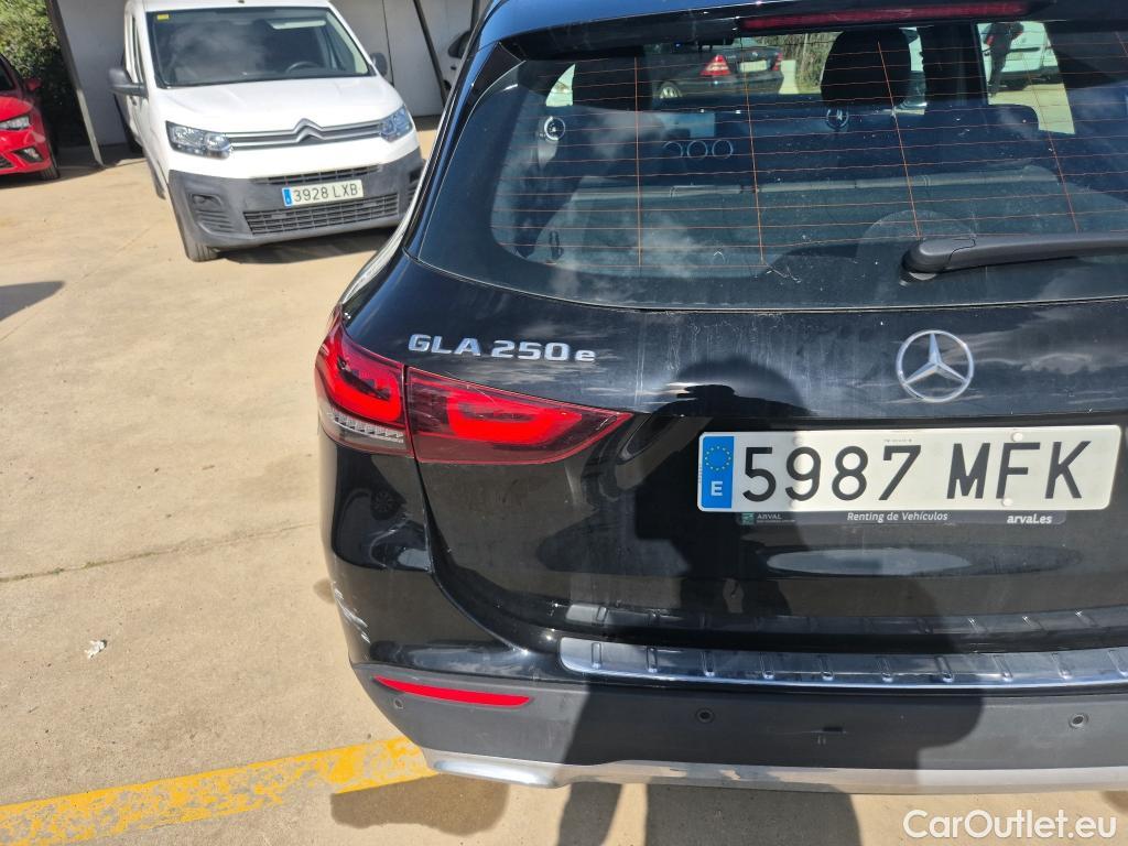  Mercedes  GLA MERCEDES-BENZ  250 e 220 CV #10
