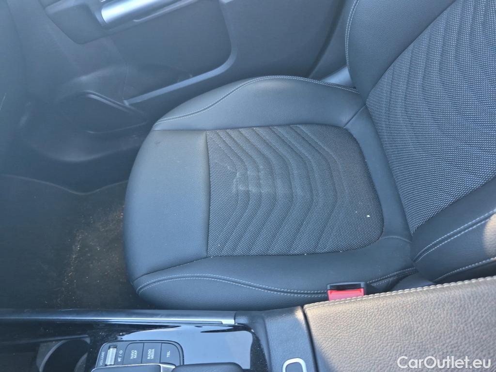  Mercedes  GLA MERCEDES-BENZ  250 e 220 CV #44