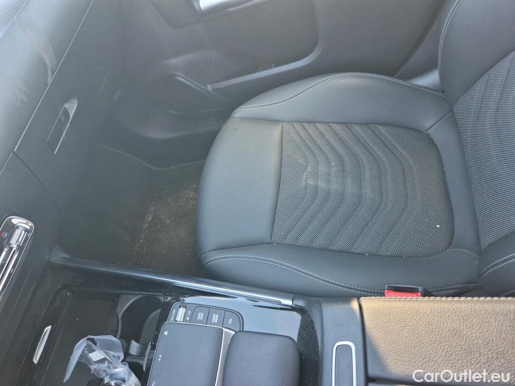  Mercedes  GLA MERCEDES-BENZ  250 e 220 CV #45