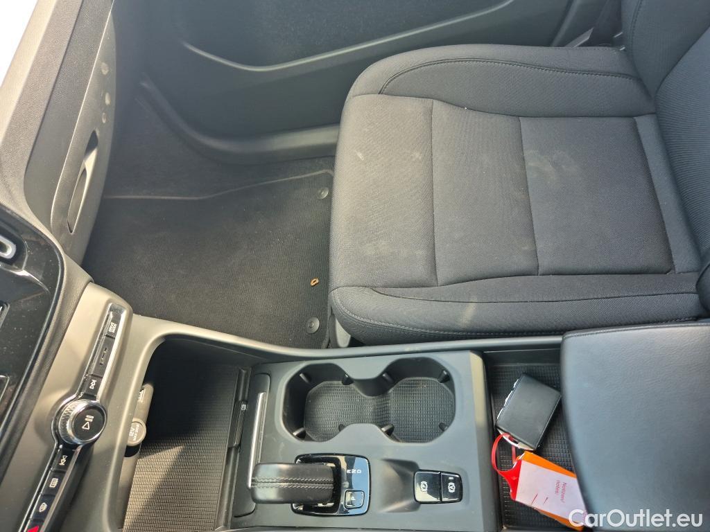  Volvo  XC 40 VOLVO XC40 / 2017 / 5P / todoterreno 1.5 T4 Twin Recharge R-Design Exp Auto #29