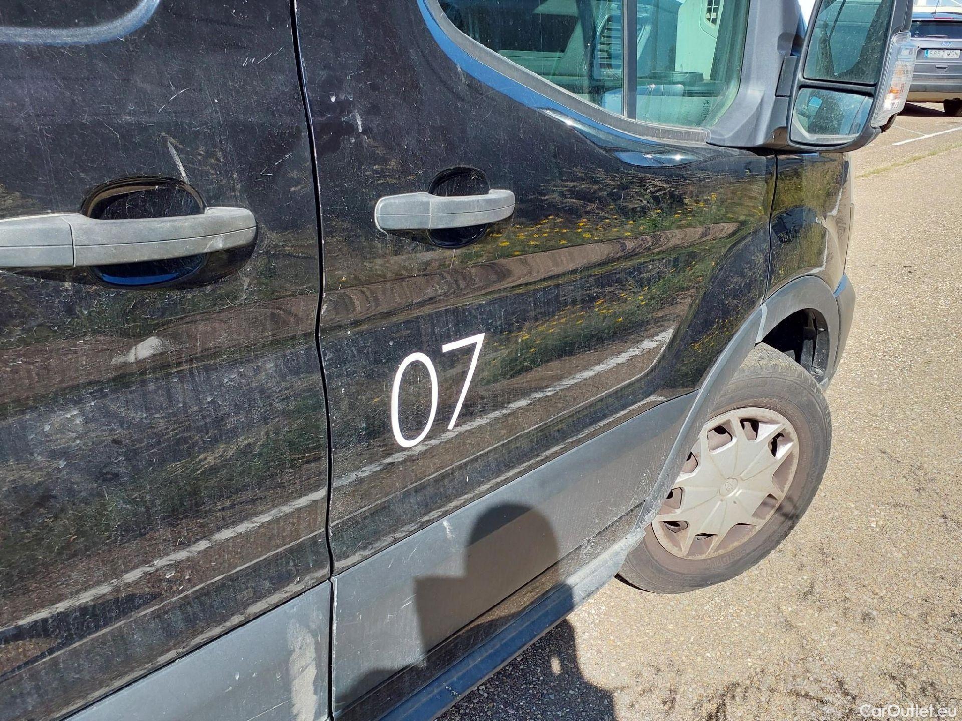 Ford  Transit FORD  / 2013 / 4P / furgón 350 96kW L2H2 Van Trend FWD #27