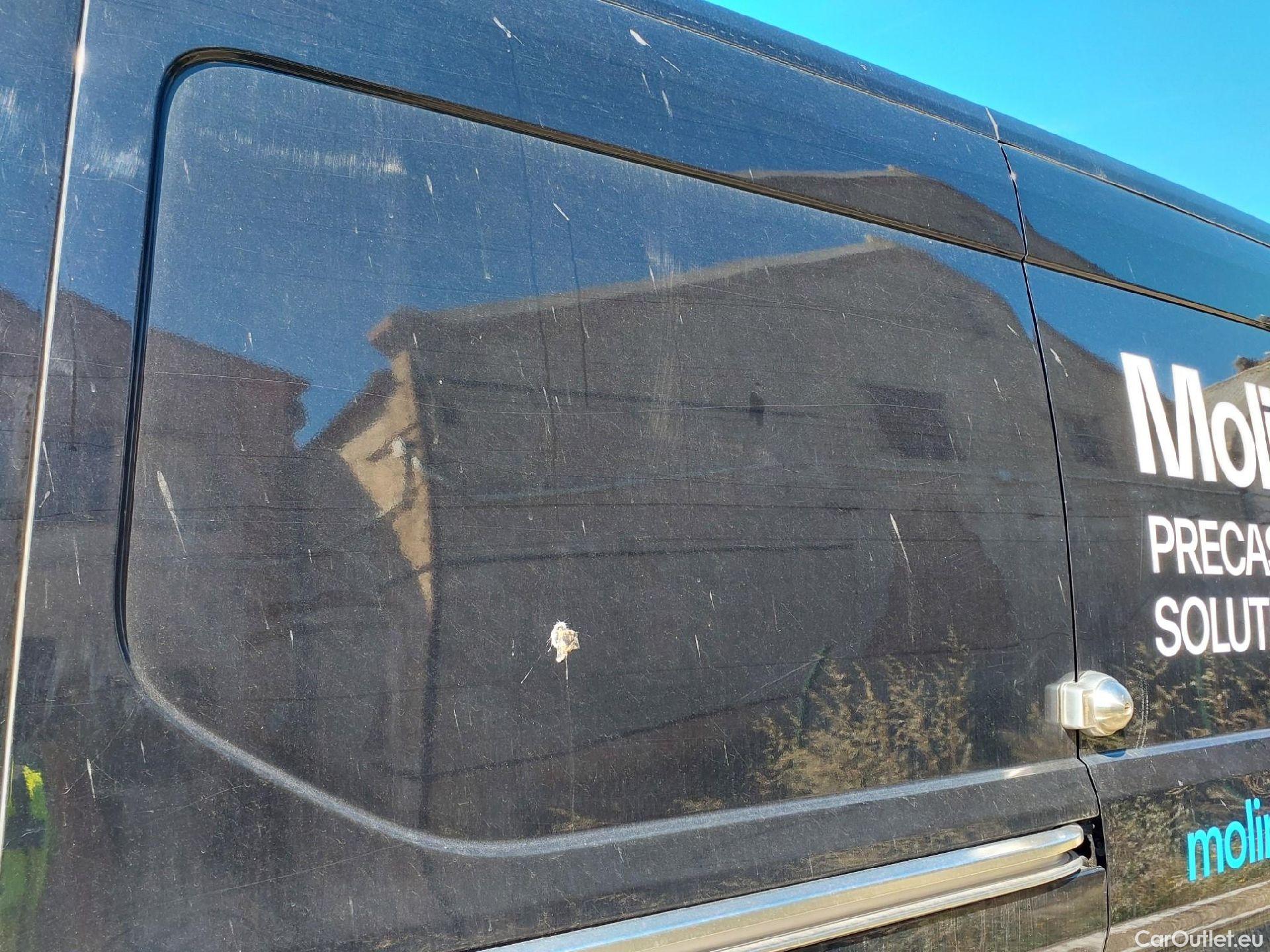  Ford  Transit FORD  / 2013 / 4P / furgón 350 96kW L2H2 Van Trend FWD #23