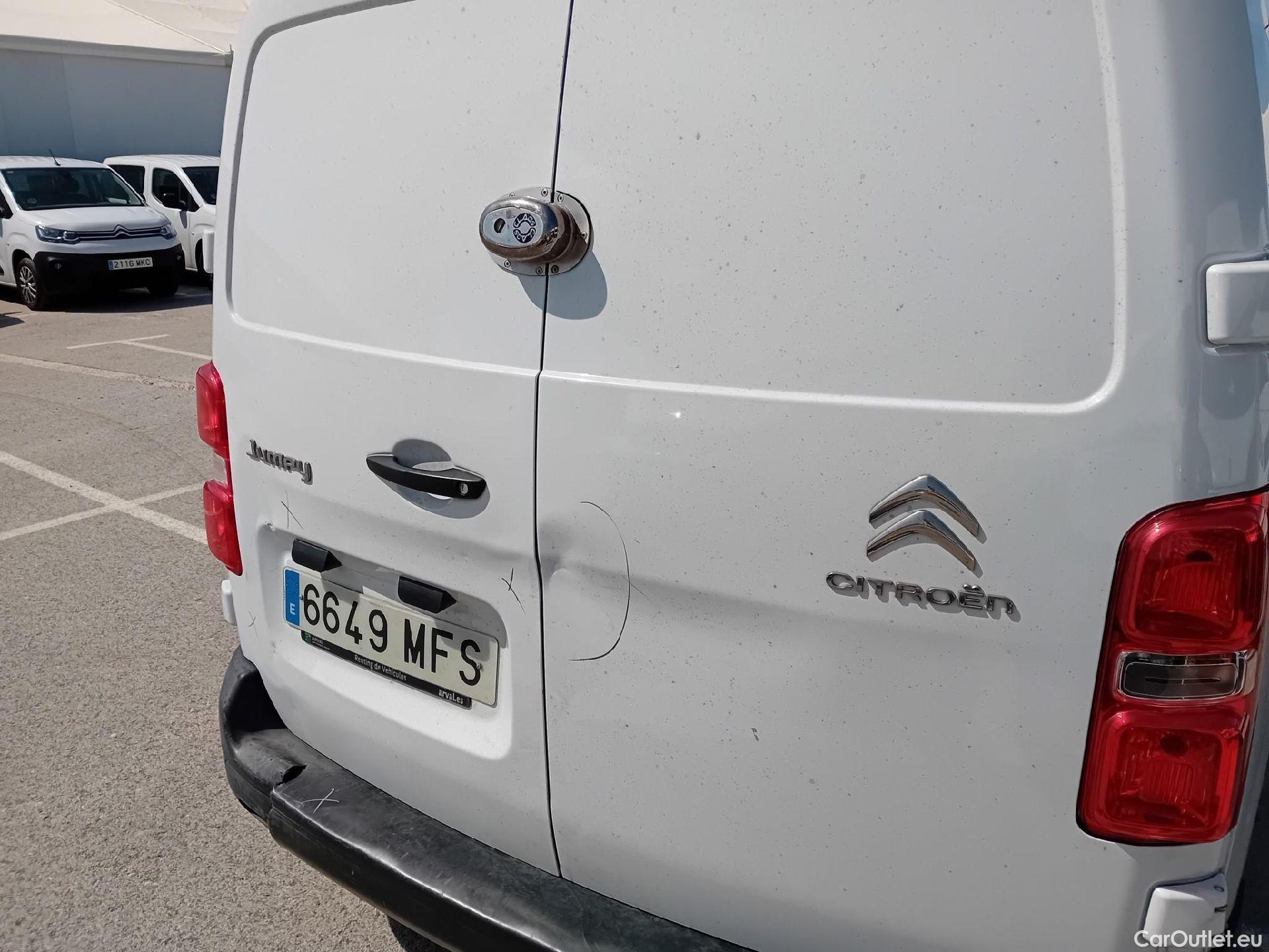  Citroen  Jumpy CITROEN  / 2016 / 4P / furgón Furgón Talla M BlueHDi 100 S&S 6v #39