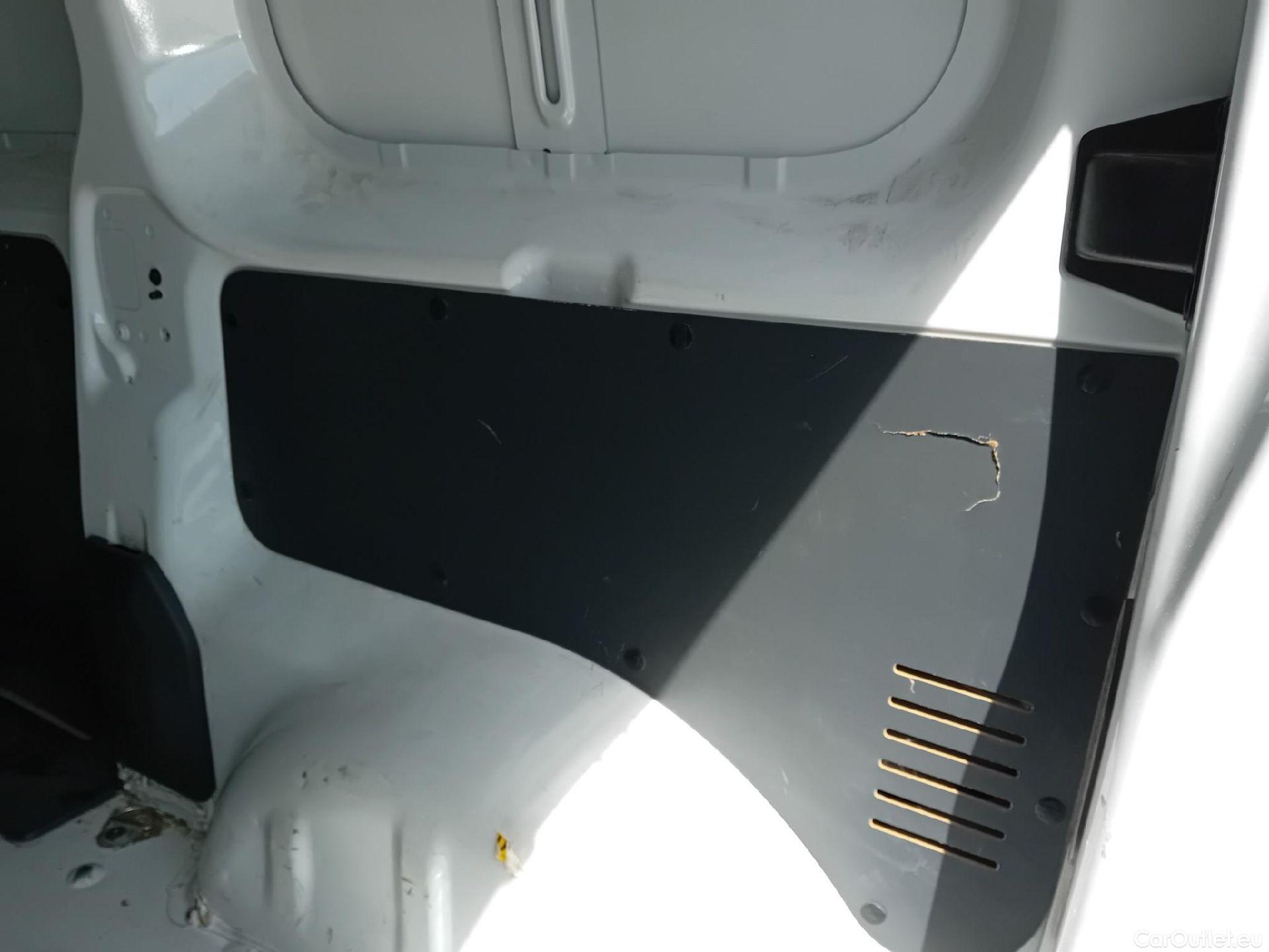  Citroen  Jumpy CITROEN  / 2016 / 4P / furgón Furgón Talla M BlueHDi 100 S&S 6v #44