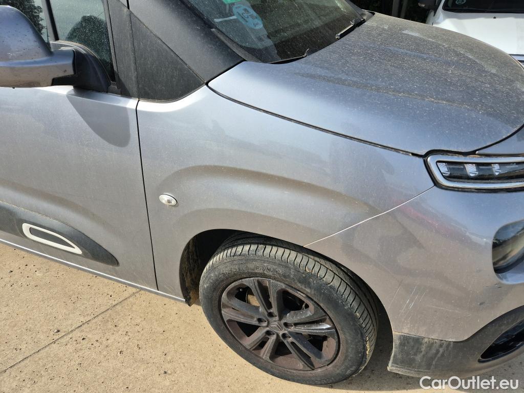  Citroen  Berlingo CITROEN  / 2018 / 5P / monovolumen compacto Talla M BlueHDi 130 S&S 6v 100 AÑOS #48