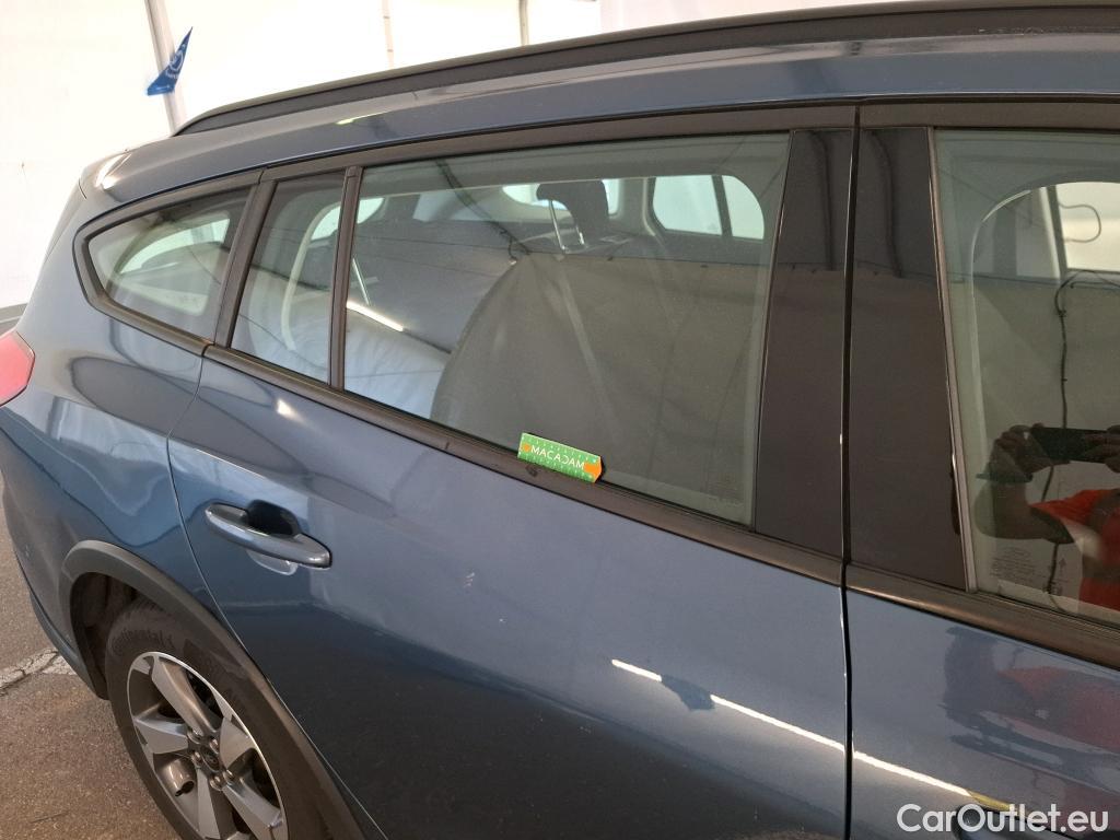  Ford  Focus FORD  SW / 2018 / 5P / Crossover 1.0 Flexifuel hybrid 125 Active Business #36