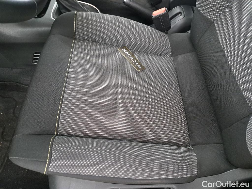 Citroen  C3  Shine 1.2 PureTech 110CV BVA6 E6d #4