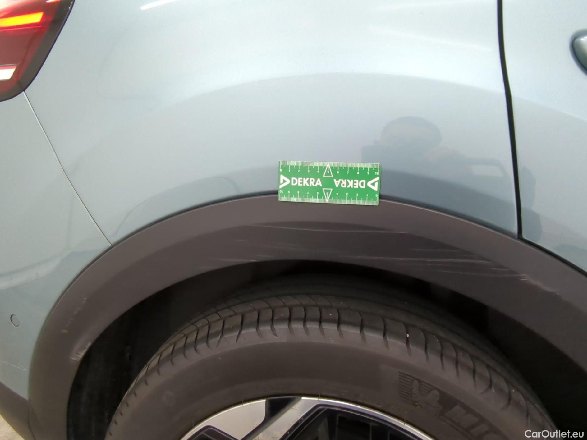  Citroen  C4  Berline Shine Pack 1.2 PureTech 130CV BVA8 E6d #18