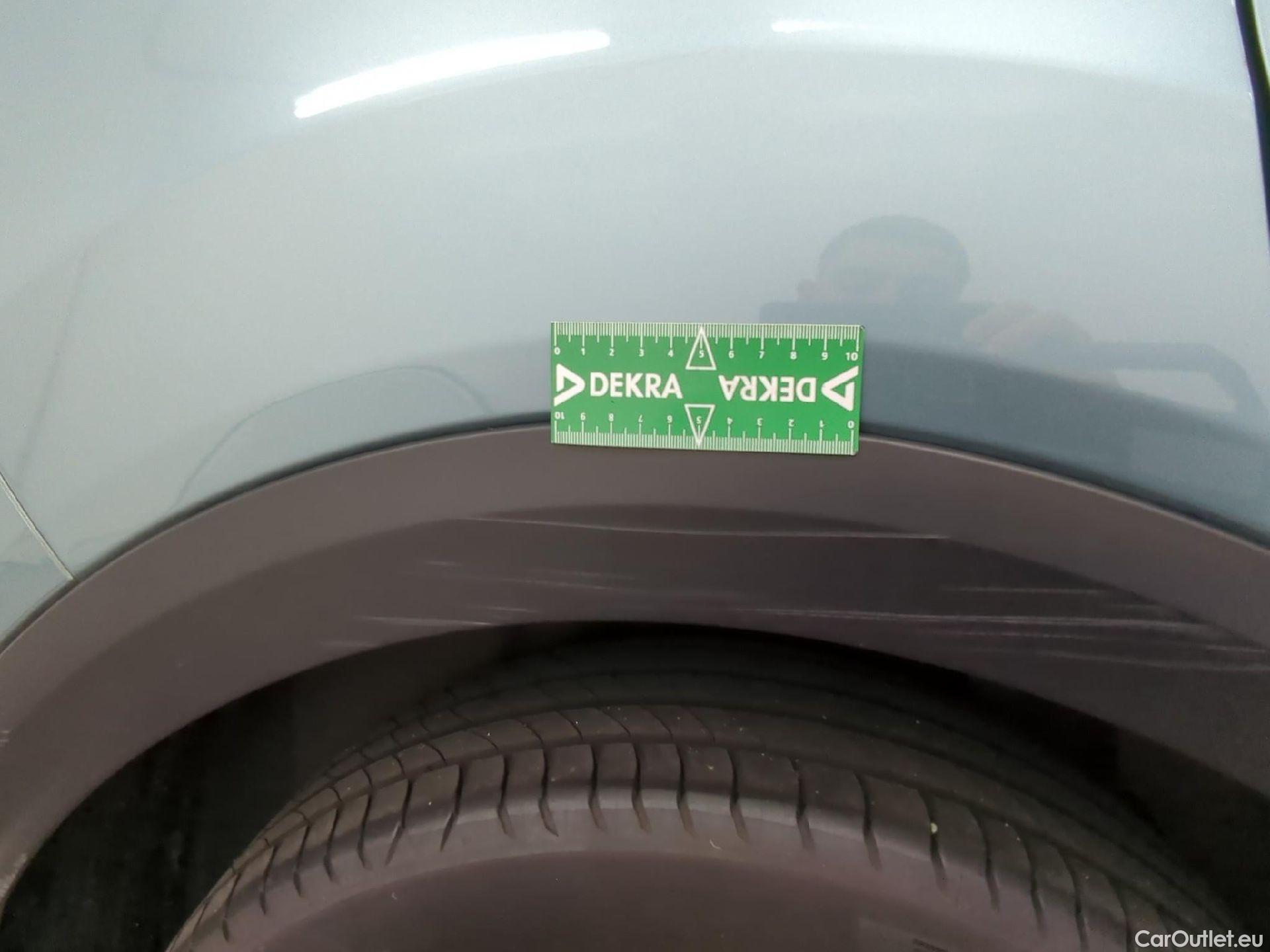  Citroen  C4  Berline Shine Pack 1.2 PureTech 130CV BVA8 E6d #17