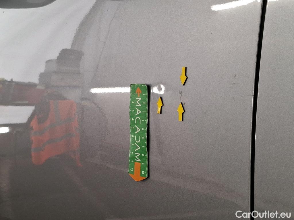  Peugeot  3008 PEUGEOT  / 2020 / 5P / SUV PureTech 180 S&S EAT8 GT Pack #71
