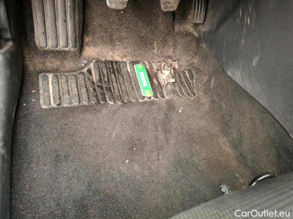  Renault  Clio  IV Air 1.5 dCi 75CV BVM5 E6 #1