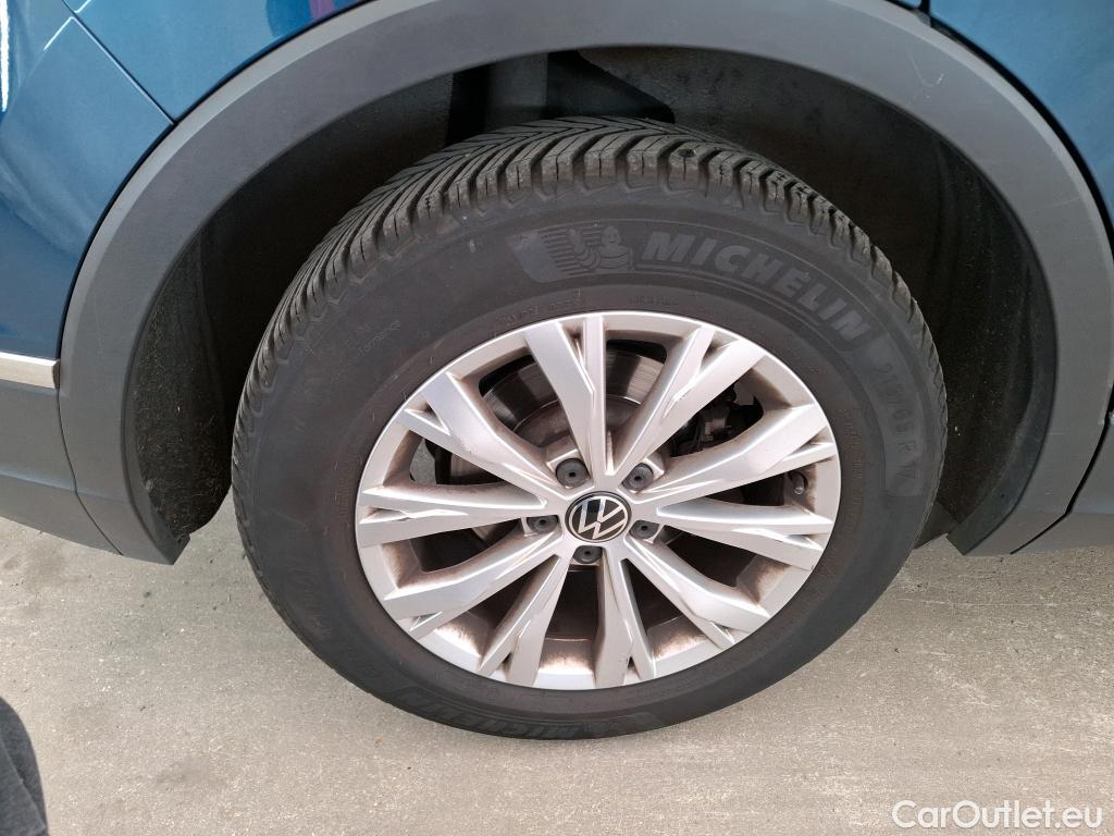  Volkswagen  Tiguan VOLKSWAGEN  / 2020 / 5P / SUV 2.0 TDI 150 DSG7 Life Business #5