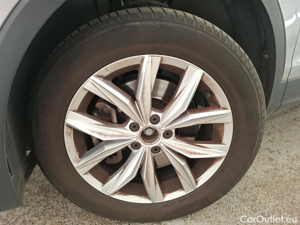  Volkswagen  Tiguan VOLKSWAGEN  Allspace / 2017 / 5P / SUV 2.0 TDI 190 DSG7 Carat 4Motion #33