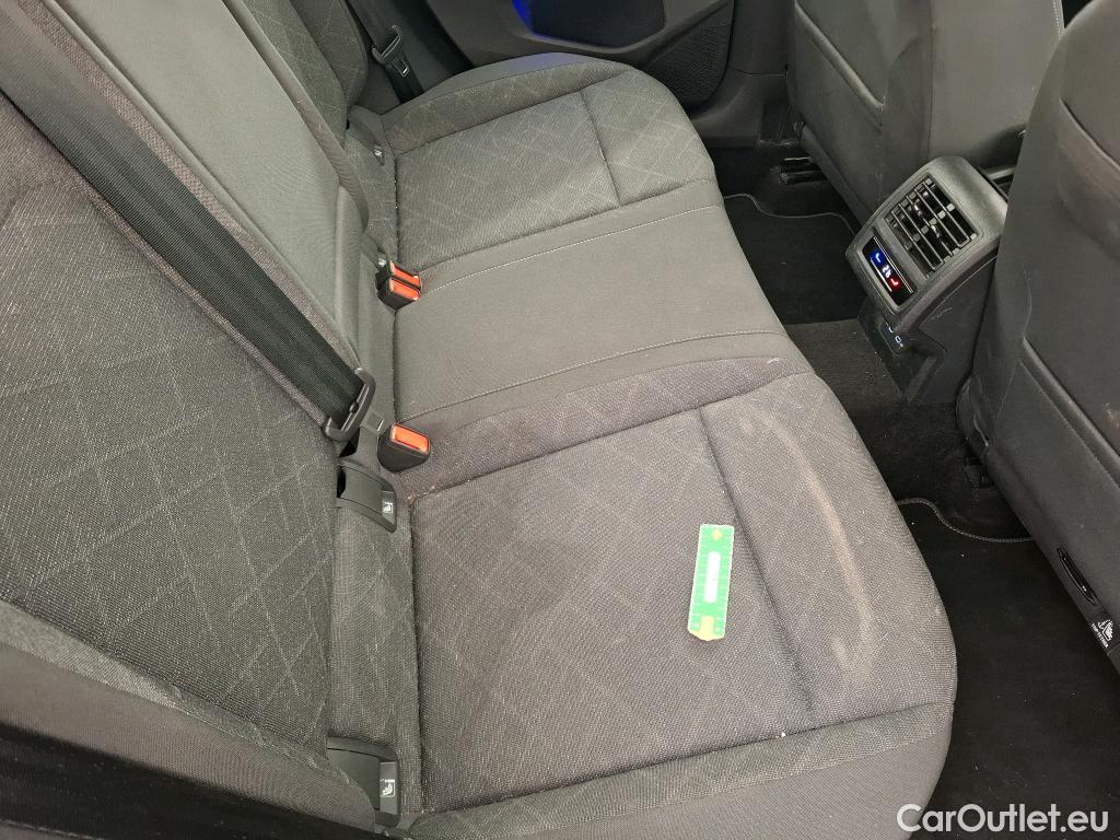 Volkswagen  Golf  VOLKSWAGEN / 2020 / 5P / Berline 1.5 ETSI OPF 130 DSG7 LIFE PLUS #6
