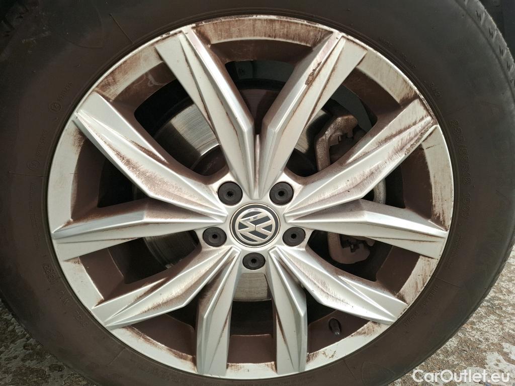  Volkswagen  Tiguan VOLKSWAGEN  Allspace / 2017 / 5P / SUV 2.0 TDI 190 DSG7 Carat 4Motion #16