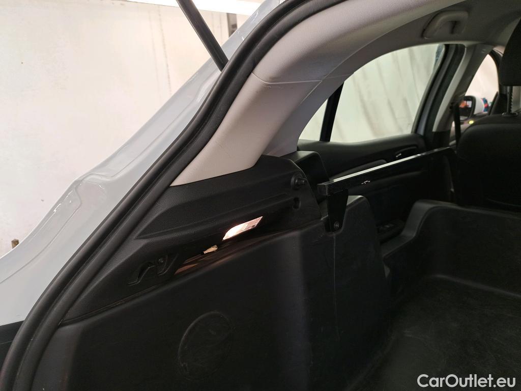  Renault  Megane RENAULT Mégane Société / 2020 / 5P / Berline / VU Air Nav 2P Blue dCi 115 -21B #18
