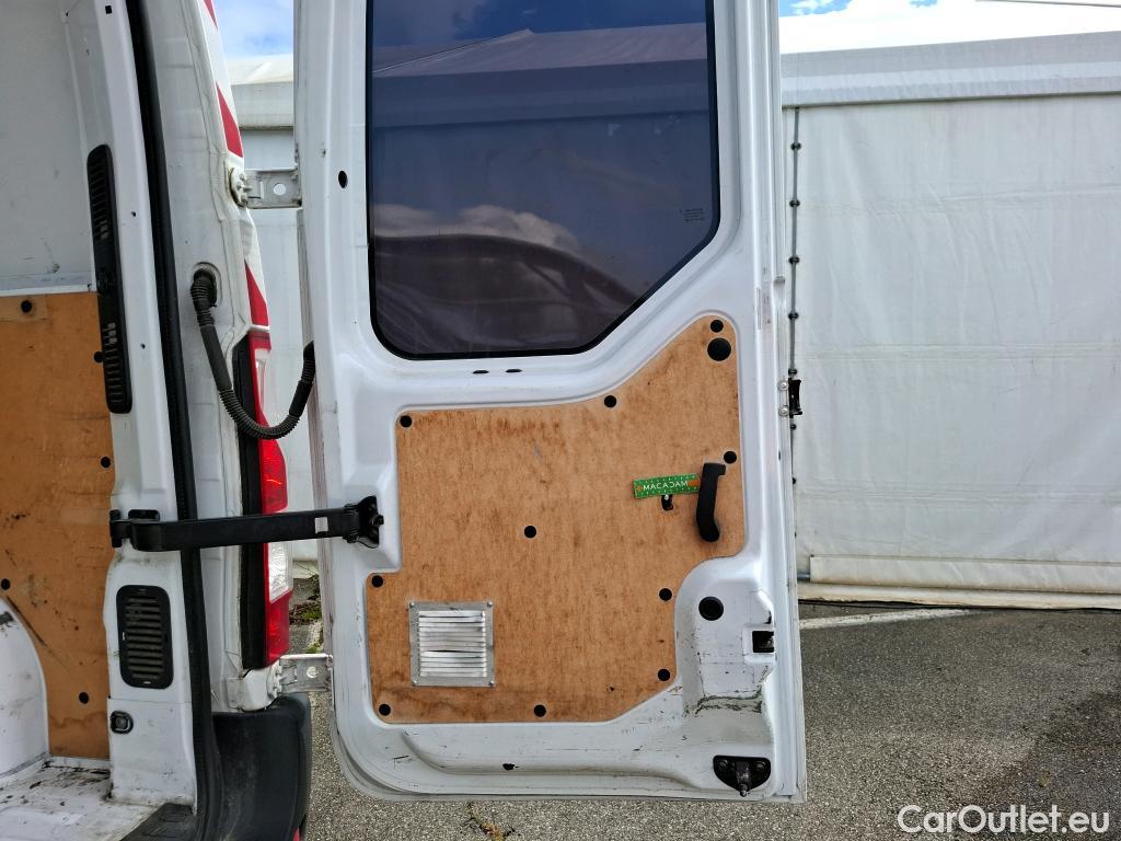  Renault  Master  III Fourgon L2H2 3 5 Grand Confort dCi #48