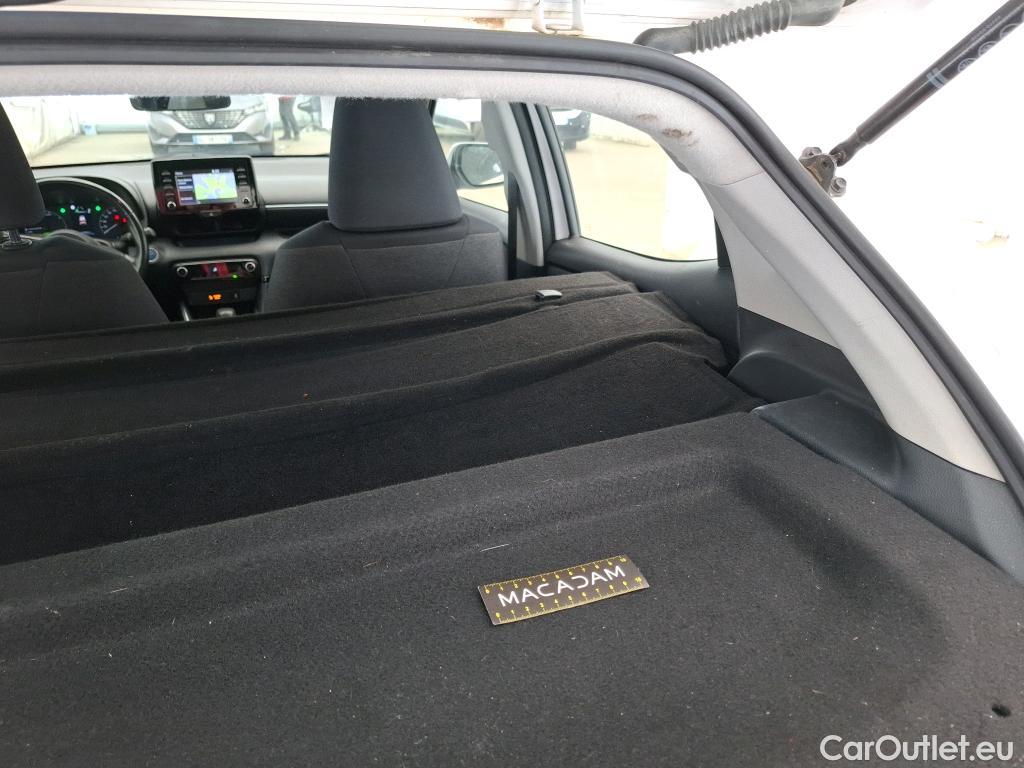  Toyota  Yaris  Hybride Affaires / 2019 / 5P / Berline / VU 1.5 Hybride 116h Dynamic Business #47