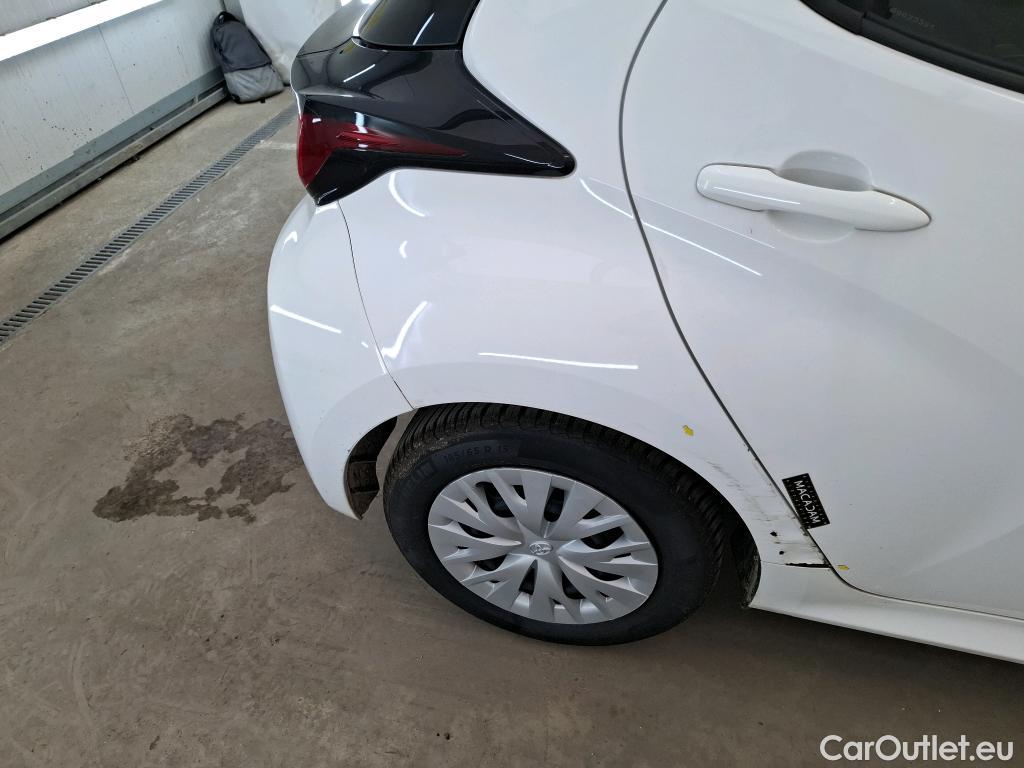  Toyota  Yaris  Hybride Affaires / 2019 / 5P / Berline / VU 1.5 Hybride 116h Dynamic Business #1
