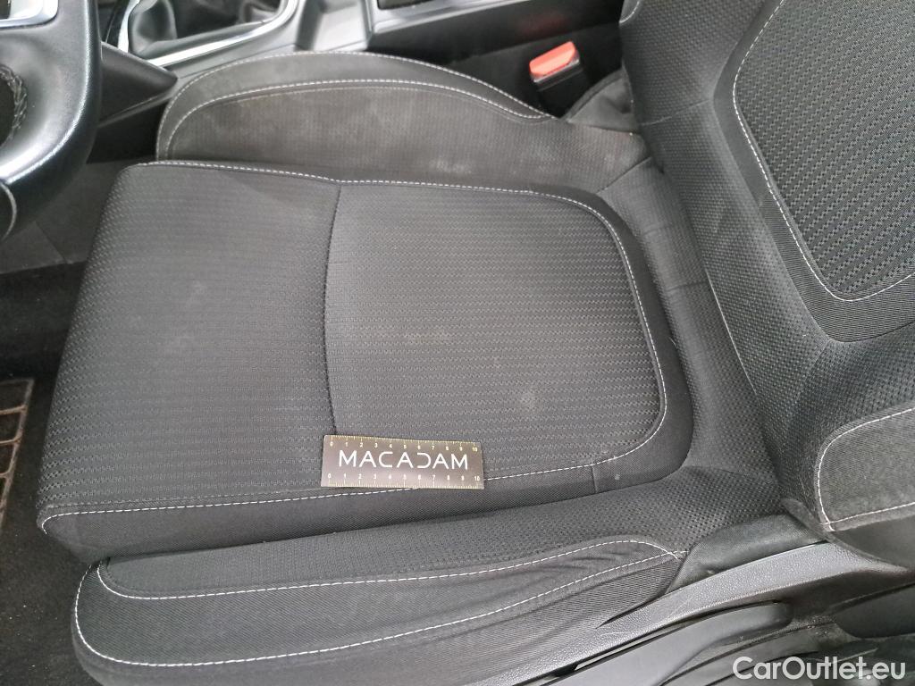 Renault  Megane RENAULT Mégane Société / 2020 / 5P / Berline / VU Air Nav 2P Blue dCi 115 -21B #25