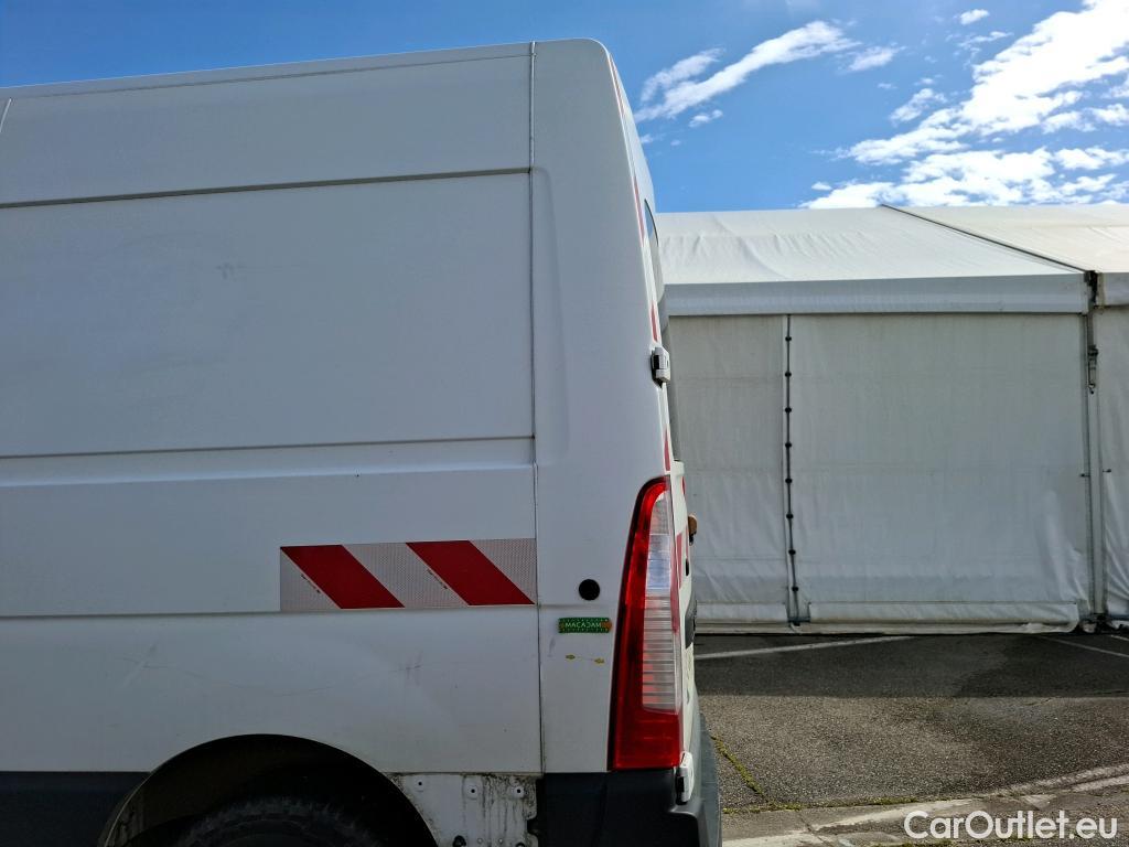  Renault  Master  III Fourgon L2H2 3 5 Grand Confort dCi #72