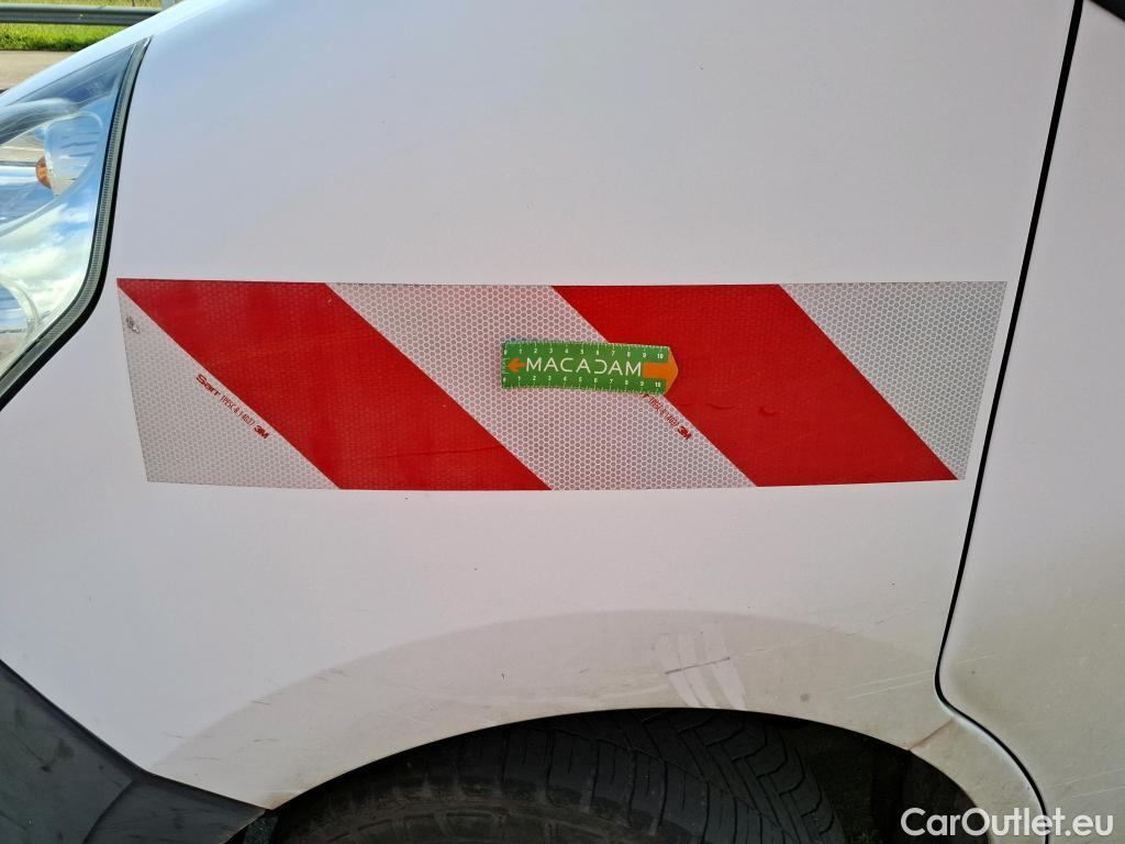  Renault  Master  III Fourgon L2H2 3 5 Grand Confort dCi #60