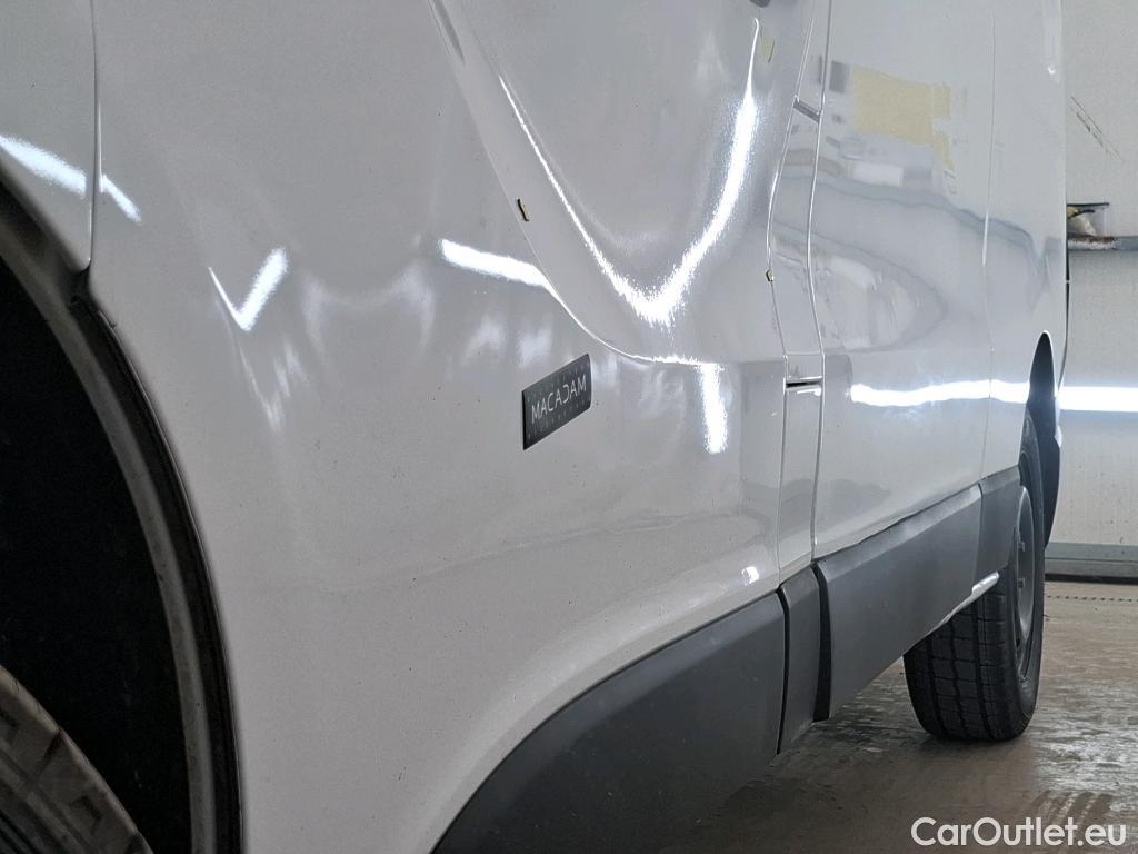  Renault  Trafic RENAULT  VU 4p Fourgon FG GCF L2H1 1300 dCi 120 #71
