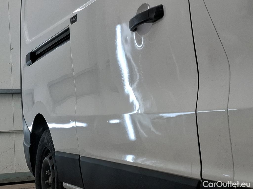  Renault  Trafic RENAULT  VU 4p Fourgon FG GCF L2H1 1300 dCi 120 #54