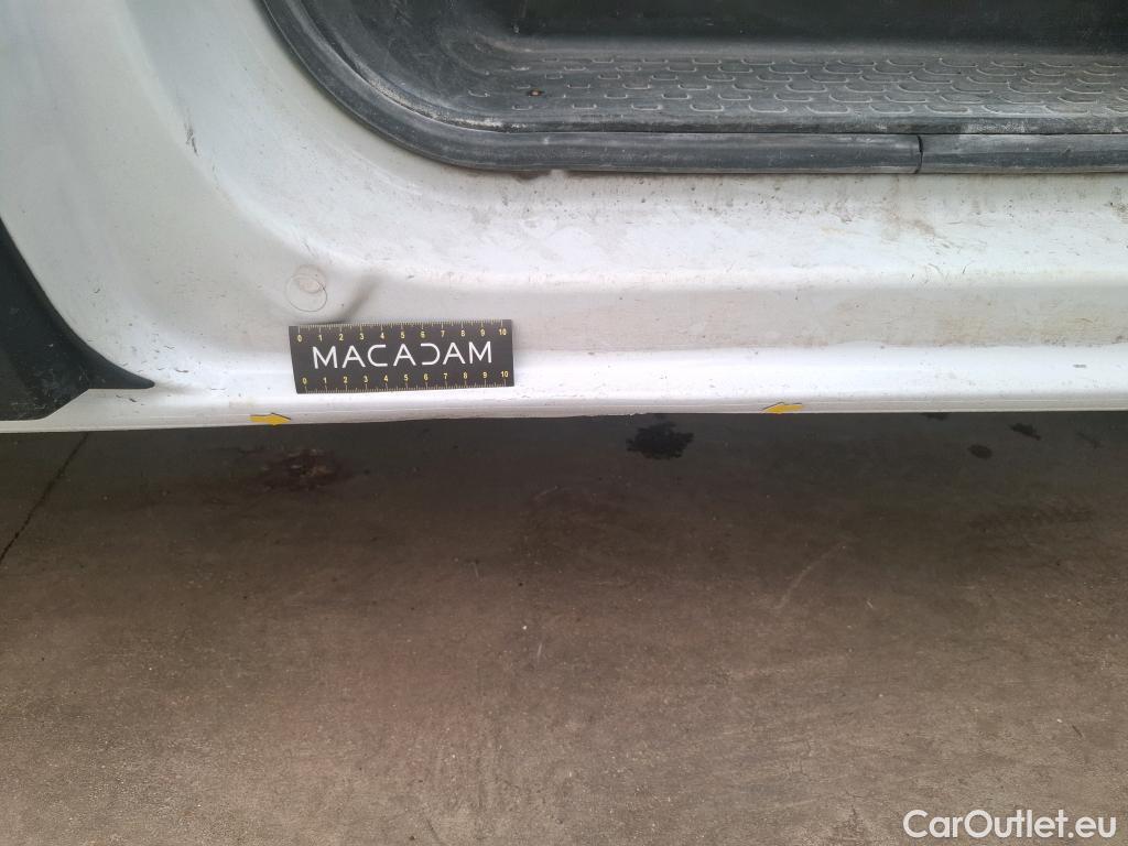  Renault  Trafic RENAULT  VU 4p Fourgon FG GCF L2H1 1300 dCi 120 #82