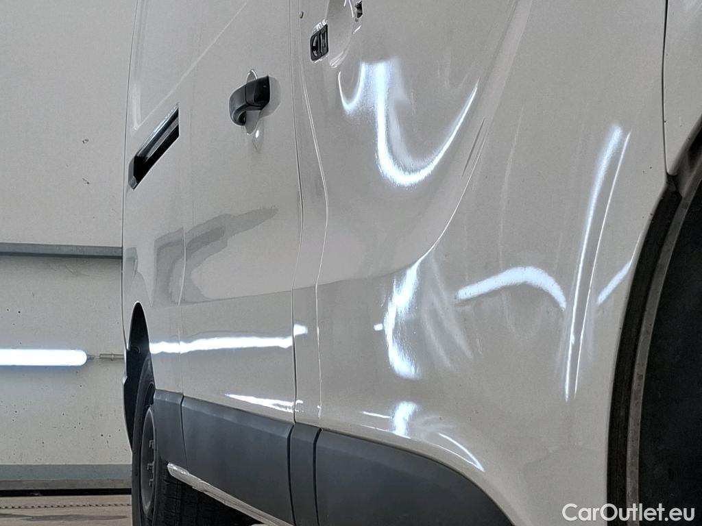  Renault  Trafic RENAULT  VU 4p Fourgon FG GCF L2H1 1300 dCi 120 #64