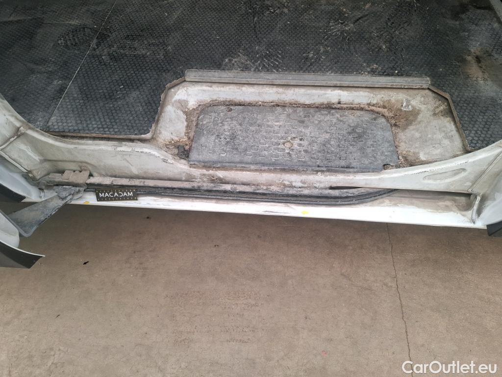  Renault  Trafic RENAULT  VU 4p Fourgon FG GCF L2H1 1300 dCi 120 #89