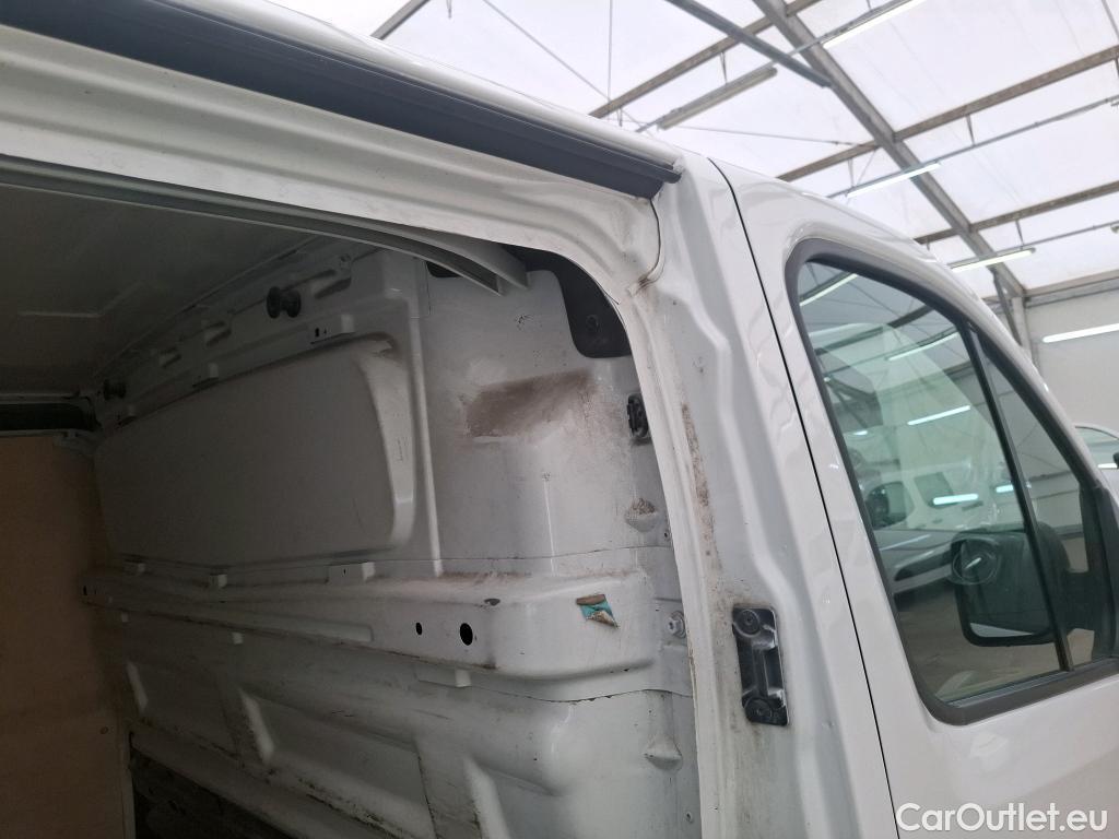  Renault  Trafic RENAULT  VU 4p Fourgon FG GCF L2H1 1300 dCi 120 #107