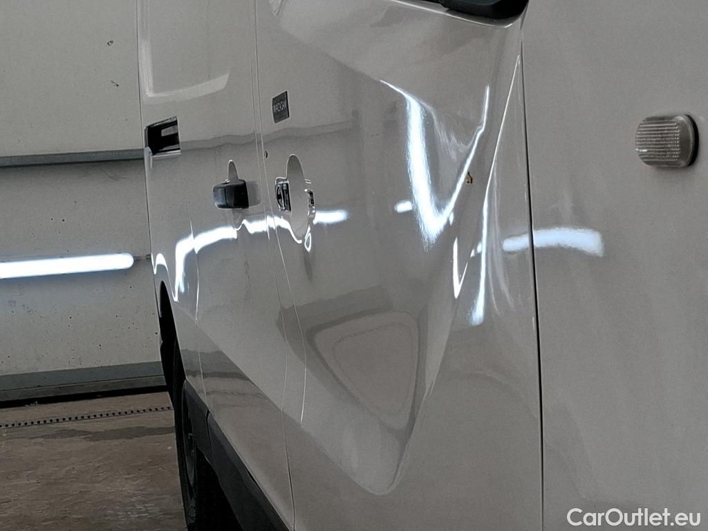  Renault  Trafic RENAULT  VU 4p Fourgon FG GCF L2H1 1300 dCi 120 #68