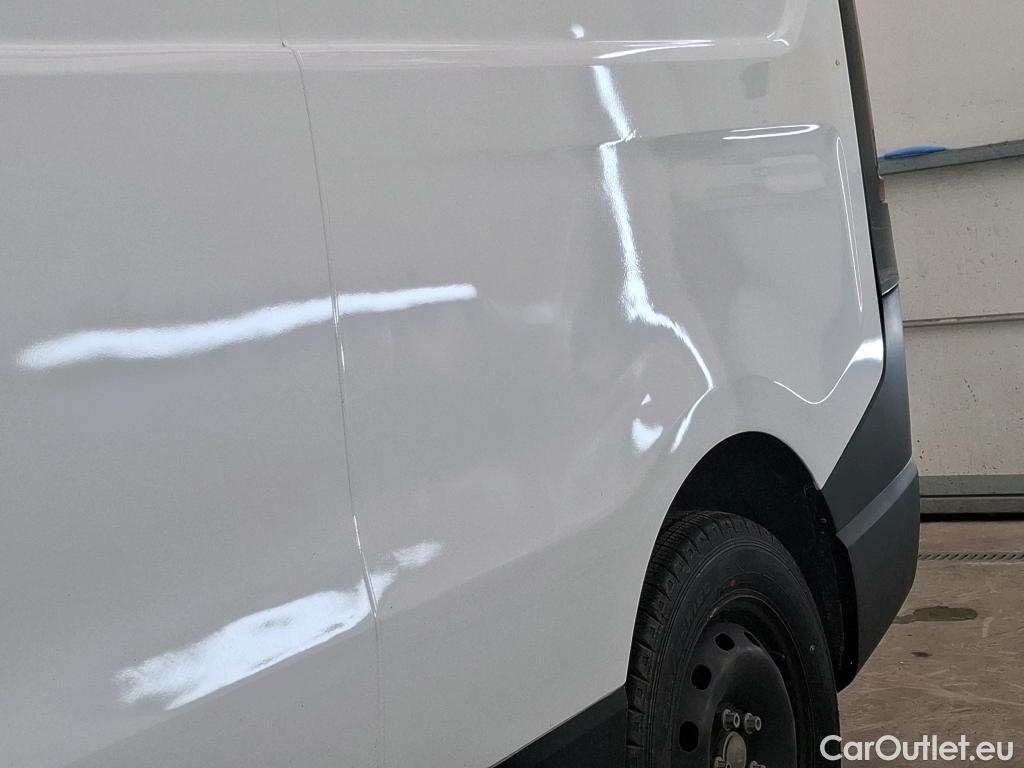  Renault  Trafic RENAULT  VU 4p Fourgon FG GCF L2H1 1300 dCi 120 #35