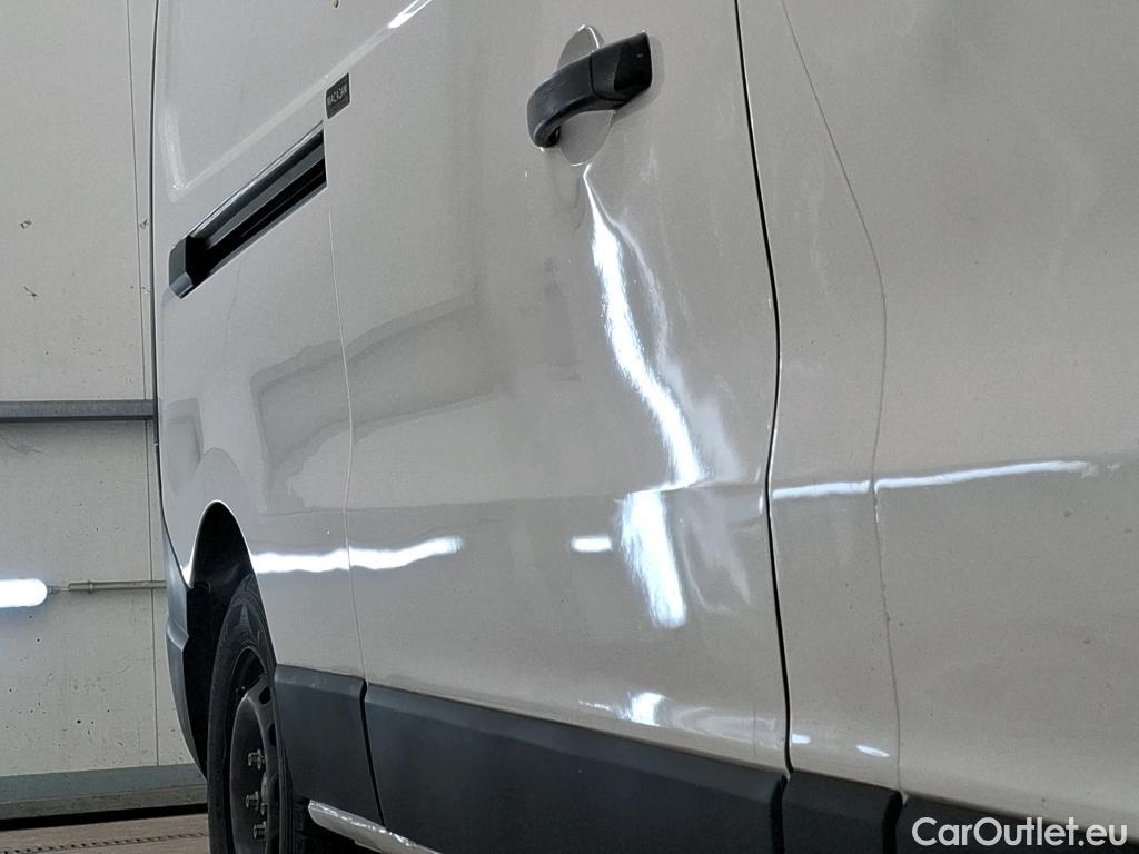  Renault  Trafic RENAULT  VU 4p Fourgon FG GCF L2H1 1300 dCi 120 #57