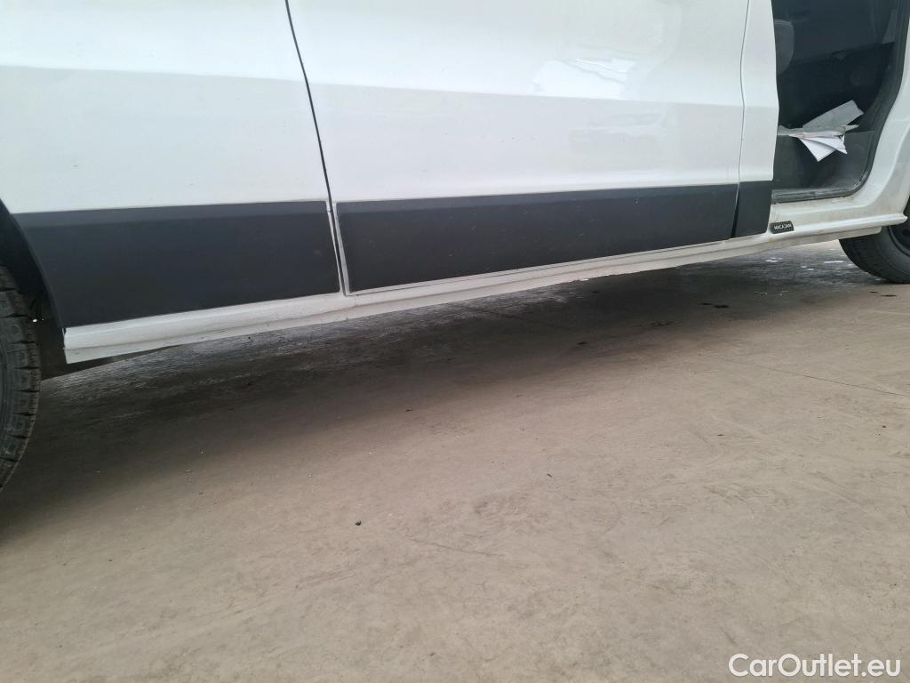  Renault  Trafic RENAULT  VU 4p Fourgon FG GCF L2H1 1300 dCi 120 #81
