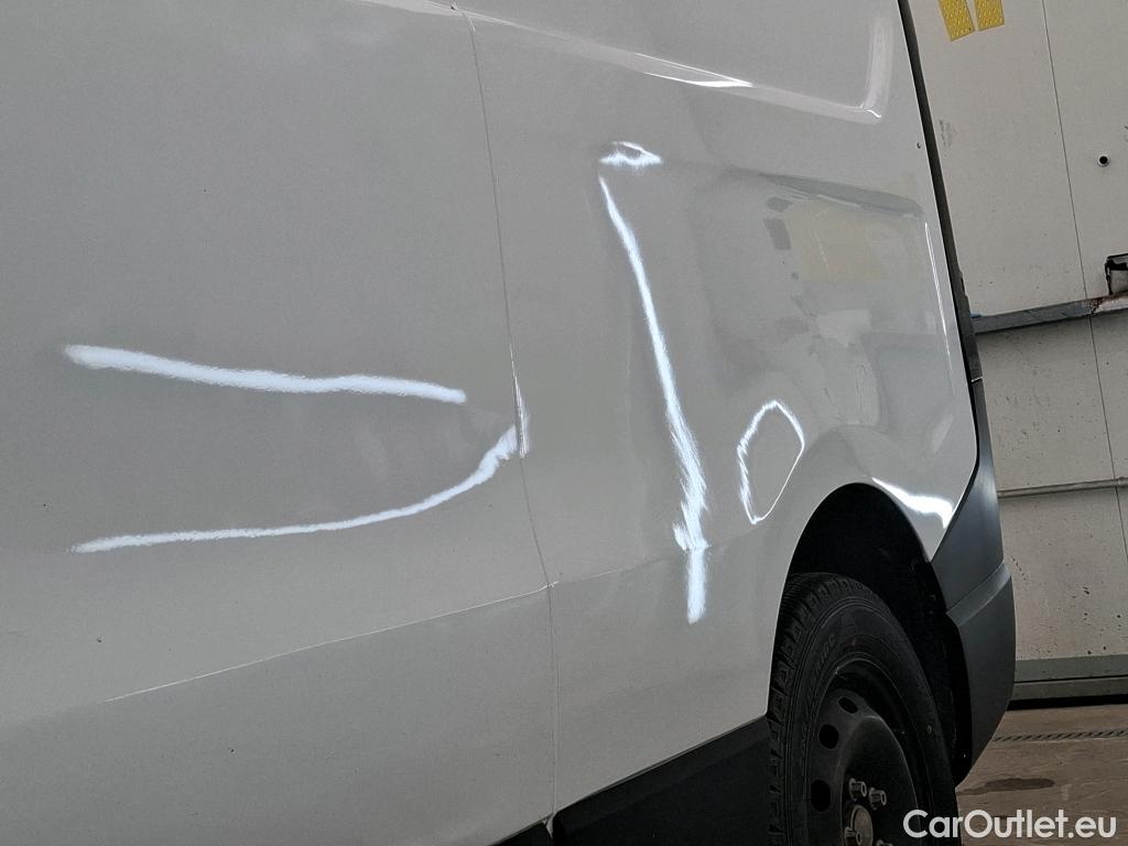  Renault  Trafic RENAULT  VU 4p Fourgon FG GCF L2H1 1300 dCi 120 #38
