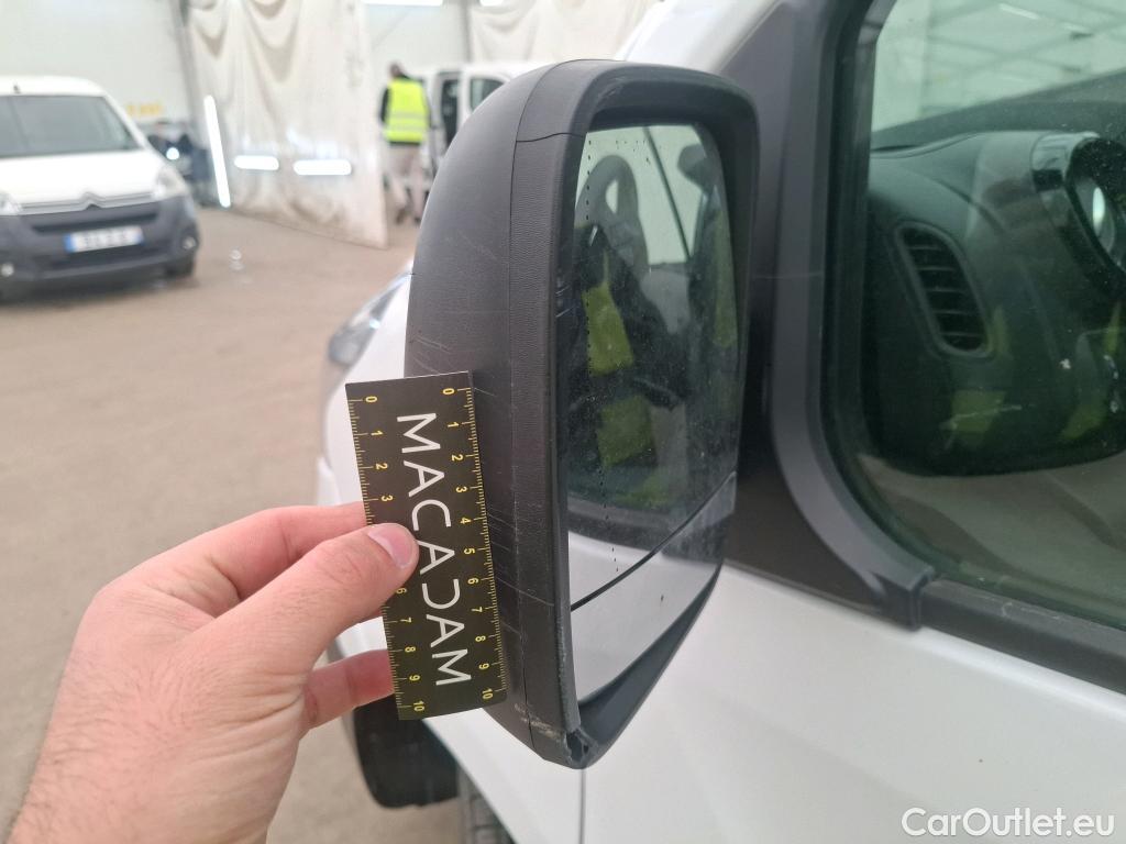  Renault  Trafic RENAULT  VU 4p Fourgon FG GCF L2H1 1300 dCi 120 #48