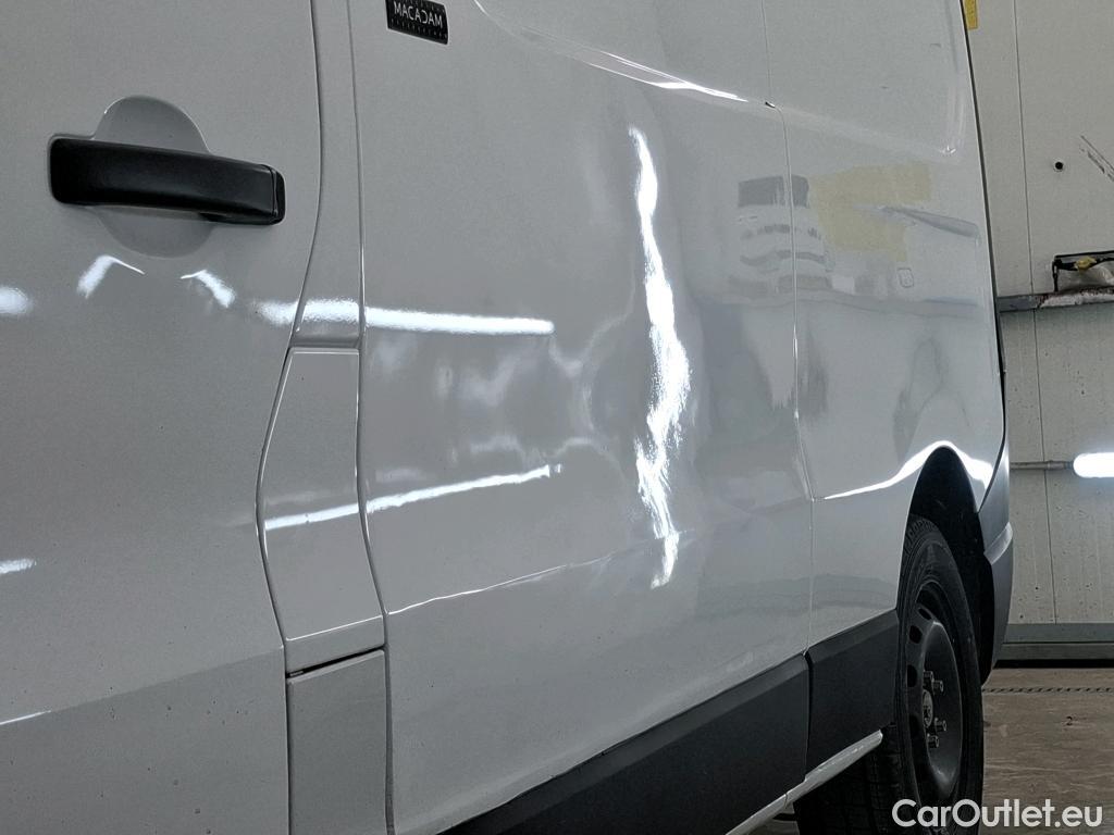  Renault  Trafic RENAULT  VU 4p Fourgon FG GCF L2H1 1300 dCi 120 #9