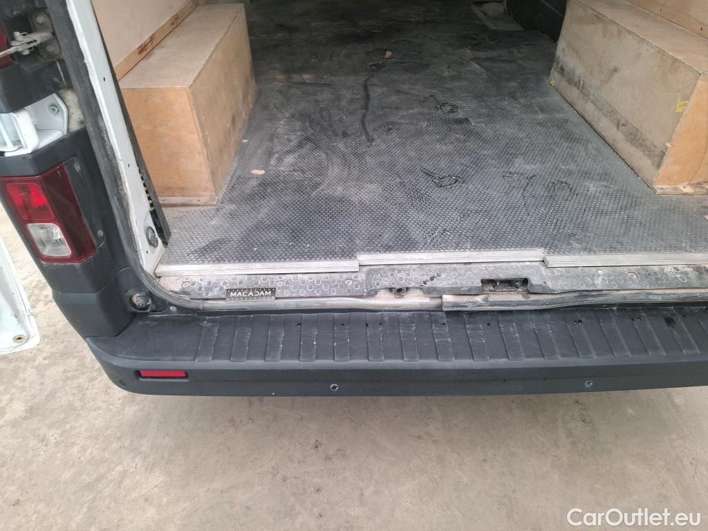  Renault  Trafic RENAULT  VU 4p Fourgon FG GCF L2H1 1300 dCi 120 #101