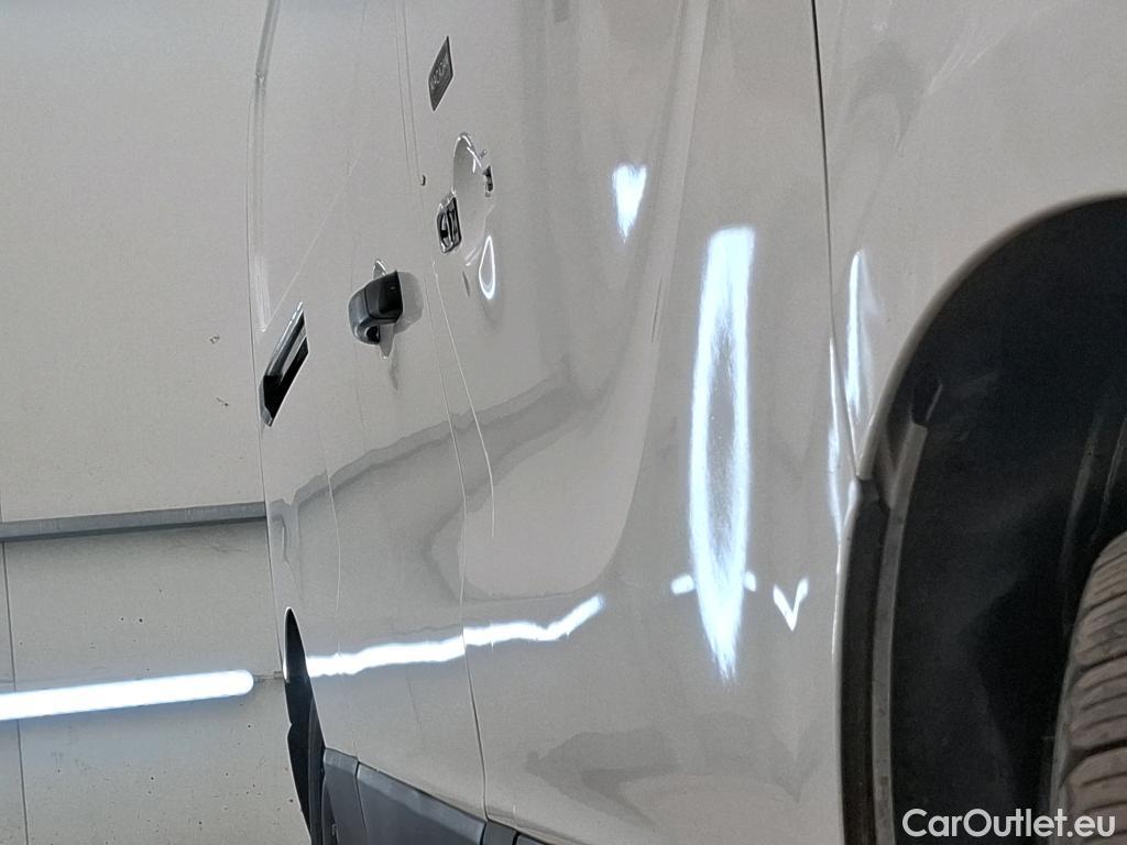  Renault  Trafic RENAULT  VU 4p Fourgon FG GCF L2H1 1300 dCi 120 #66