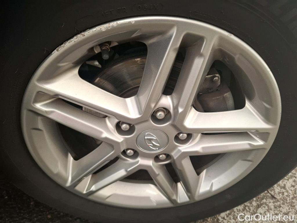  Hyundai  Konna Kona / 2020 / 5P / SUV 1.6 CRDI 136 HYBRID 48V DCT-7 BUSINESS #9