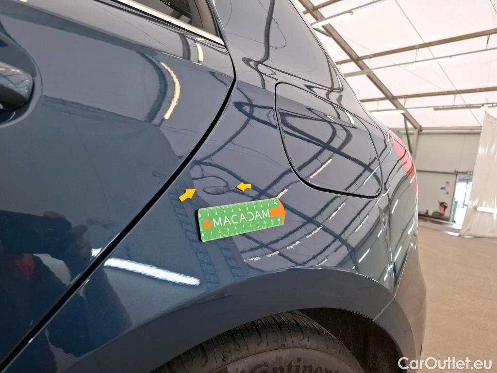  Mercedes  A-Klasse MERCEDES-BENZ Classe A Compact / 2018 / 5P / Berline A 200 Business Line 7G-DCT #18