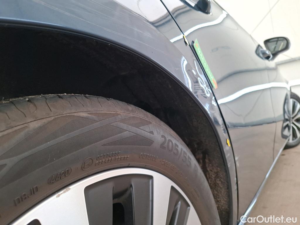  Mercedes  A-Klasse MERCEDES-BENZ Classe A Compact / 2018 / 5P / Berline A 200 Business Line 7G-DCT #5