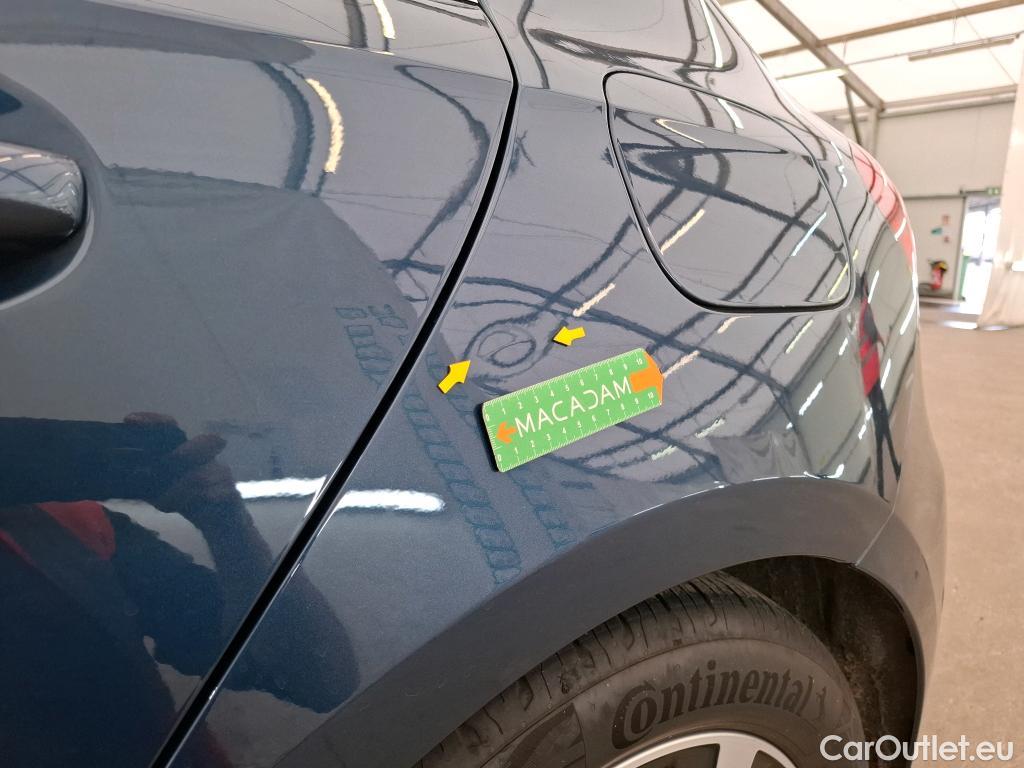  Mercedes  A-Klasse MERCEDES-BENZ Classe A Compact / 2018 / 5P / Berline A 200 Business Line 7G-DCT #19
